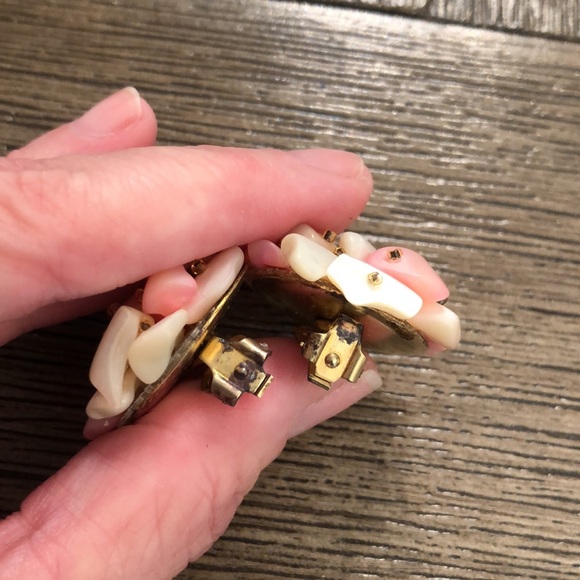 Vintage JAPAN Clip Earrings Ivory Mother of Pearl - Picture 7 of 14